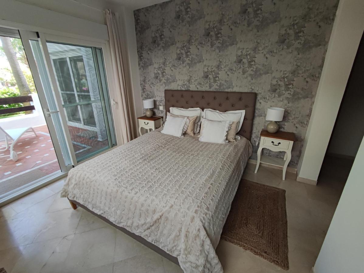 Costalita On The Beach - 3 Bedroom Cosy Apartment Естепона Екстериор снимка