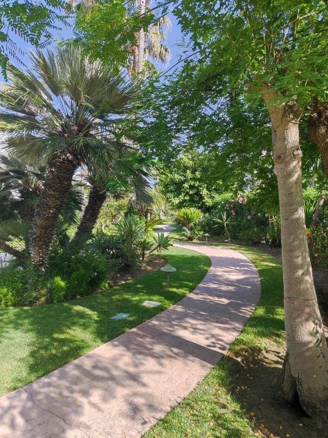Costalita On The Beach - 3 Bedroom Cosy Apartment Естепона Екстериор снимка