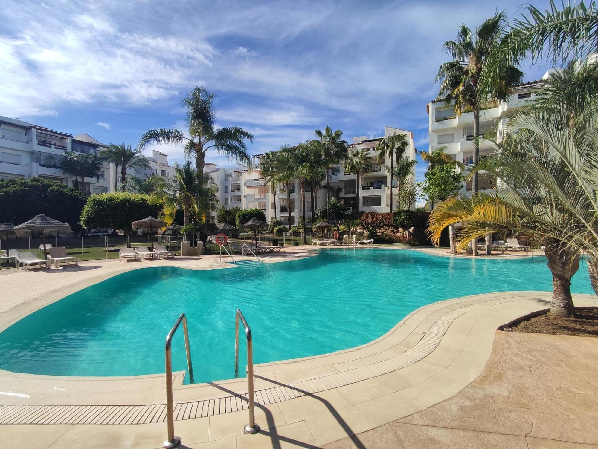 Costalita On The Beach - 3 Bedroom Cosy Apartment Естепона Екстериор снимка
